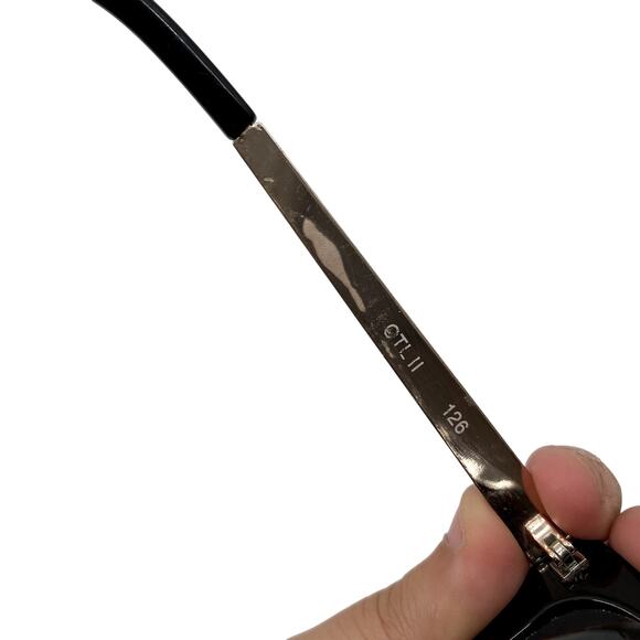 Quay Australia Sunglasses X Desi Perkins OTL II Black Tort/Brown Fade - Picture 5 of 8